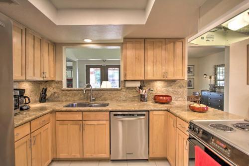 Spacious Phoenix Home With Private Pool And Patio
