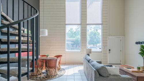 Wanderjaunt - Ace - 2br - Uptown