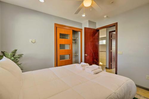 Chic Pet-friendly Townhome Near Papago Park!