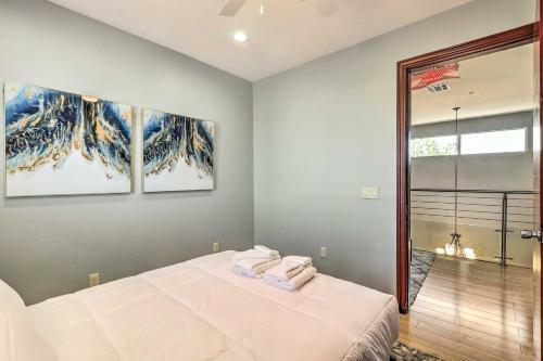 Chic Pet-friendly Townhome Near Papago Park!