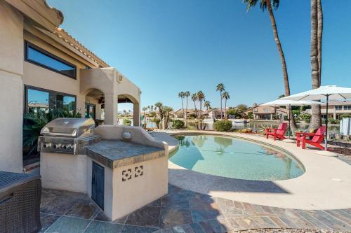 Lakefront Oasis
