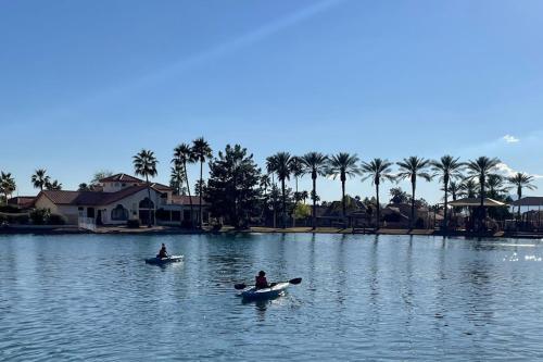 Lakefront Oasis