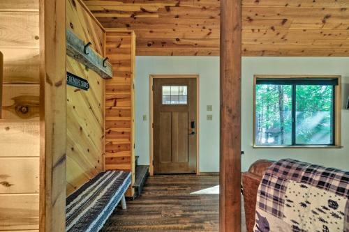 Cozy Arnold Cabin With Fireplace And Mtn Views!