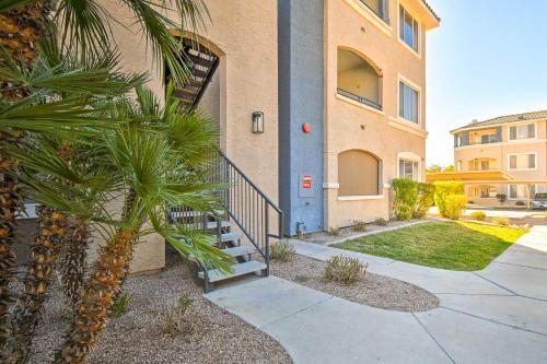 Apartamento Chic Resort-style Condo Walk To Papago Park!