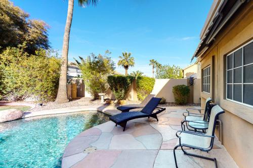 Luxe Lakewood Villa