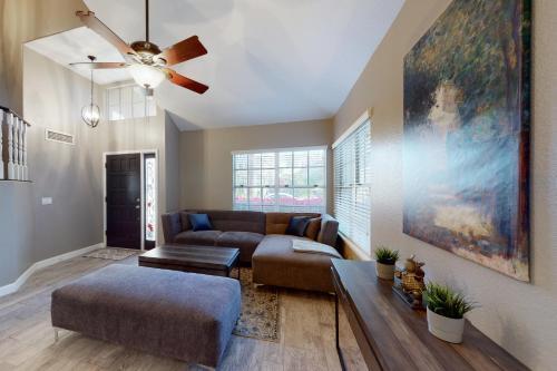 Luxe Lakewood Villa