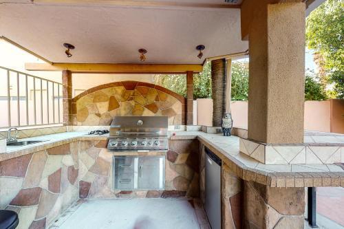 Luxe Lakewood Villa