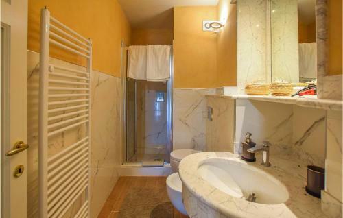 Beautiful Home In Fabbiano With 5 Bedrooms