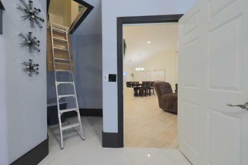 Conveniently Located Modern Luxury Home
