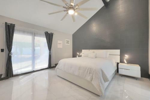 Conveniently Located Modern Luxury Home
