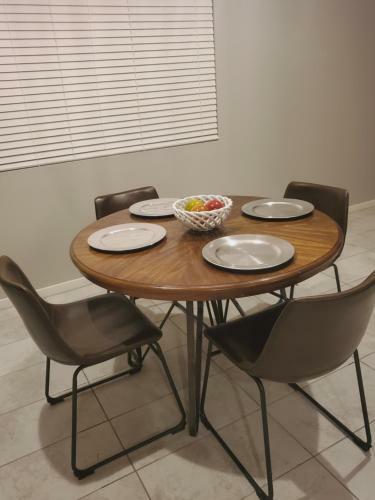 Adventure Short Term Stays - Southgate Ave