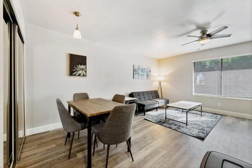 Chic 2 Bedroom Apartment By Staygia