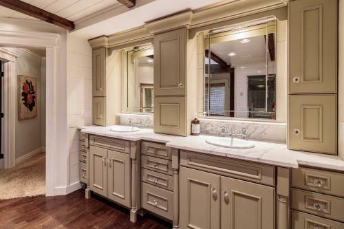 Lakeside Estate At Northshore