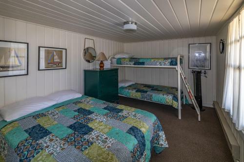Rustic Lakefront Cabin