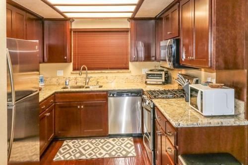 Calandri Lakeview House