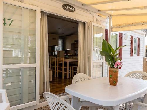 Attractive Mobile Home In Sorso With Shared Pool