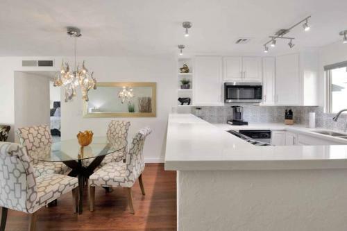 Apartamento Old Town 2 Bedroom Condo