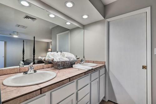 Luxury Scottsdale Home With Pool And Gas Grill!
