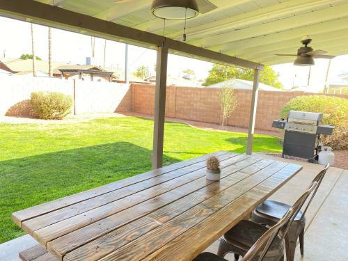 New! Old Town Scottsdale Gem! Close To Everything!