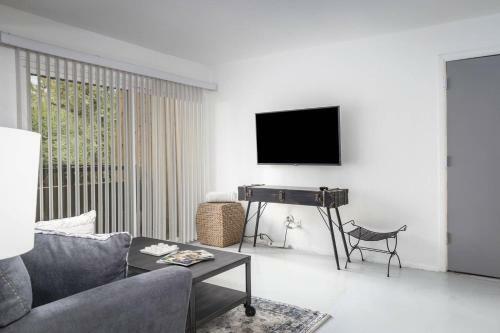 Hip Condo Near Old Town Scottsdale And Asu