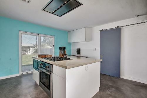 Scottsdale Mid Century Modern Wsparkling Pool