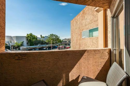 Modern Condo In Old Town Scottsdale