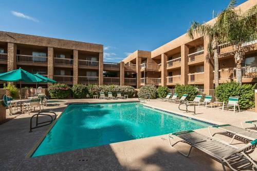 Modern Condo In Old Town Scottsdale