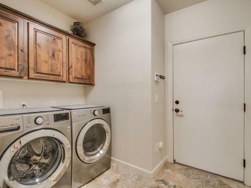 Scottsdale 4 Bdrm In Exclusive Gated Community Edit