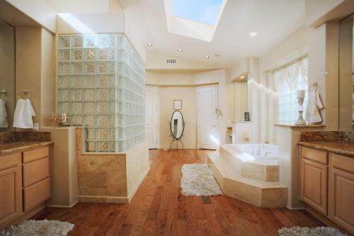 Spectacular Desert Retreat