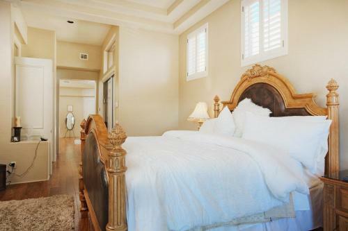 Spectacular Desert Retreat