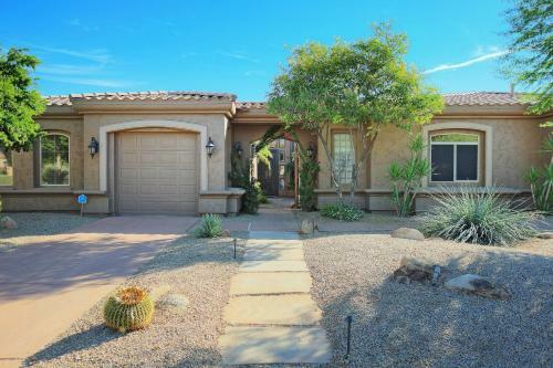 Spectacular Desert Retreat