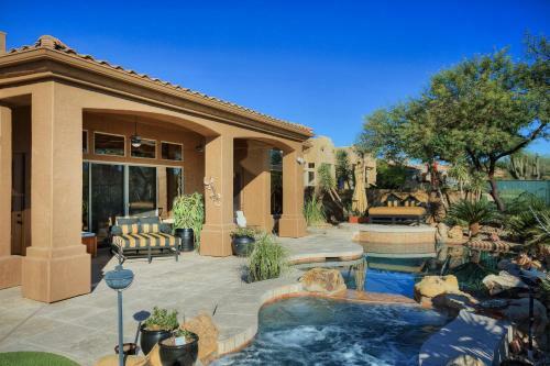 Spectacular Desert Retreat