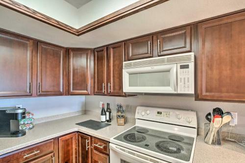 Apartamento 1st-floor Condo With Golf Course Views And Pool!