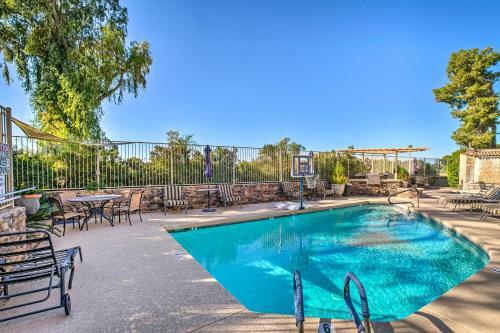 Apartamento 1st-floor Condo With Golf Course Views And Pool!