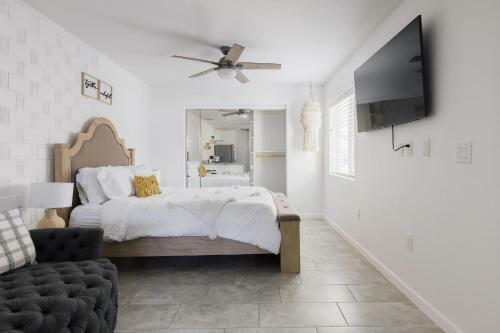 Picadilly Casita - Kitchen In Modern Casita+private Bathroom & Washer