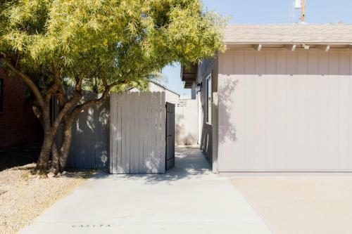 Picadilly Casita - Kitchen In Modern Casita+private Bathroom & Washer