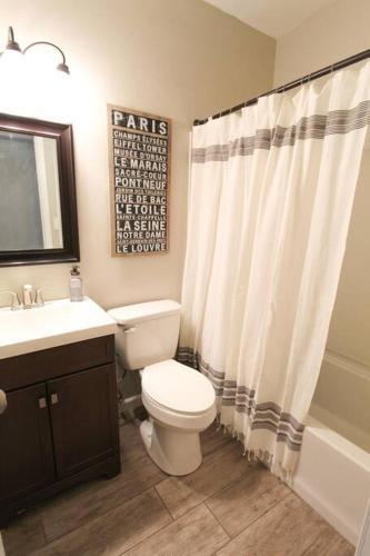 The Kimsey House - Comfy 4 Br With Fun Backyard