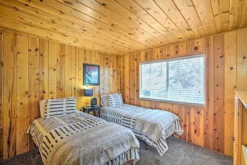 Charming Chalet Deck, 5 Mi To Big Bear Lake!