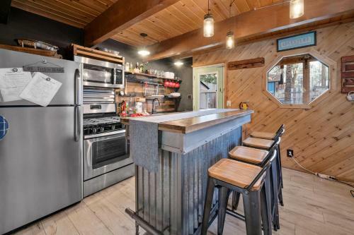 Leaf It All Bepine Cabin