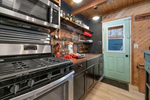 Leaf It All Bepine Cabin