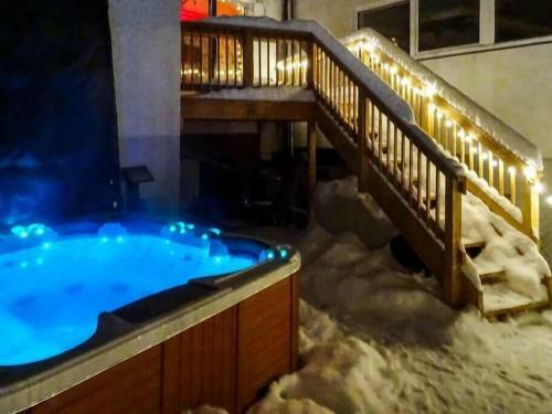 Doug's Mountain Getaway - 'exclusive Mega Chalet'