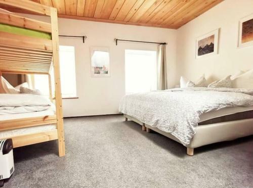 Doug's Mountain Getaway - 'exclusive Mega Chalet'
