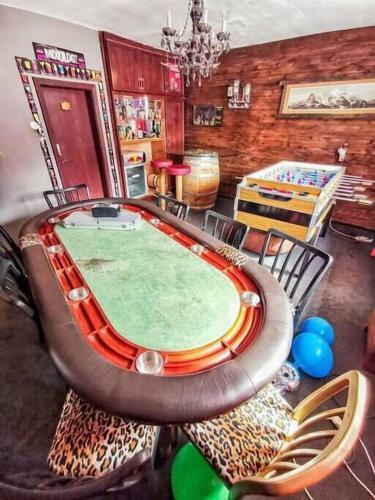 Doug's Mountain Getaway - 'exclusive Mega Chalet'