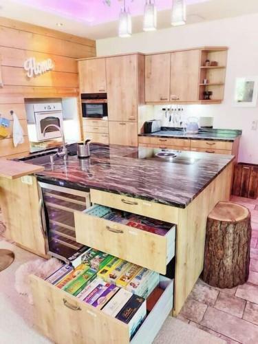 Doug's Mountain Getaway - 'exclusive Mega Chalet'