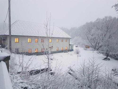 Apartamento Gr�ne Wiese - G�ste-minibungalow In Der Ederm�hle