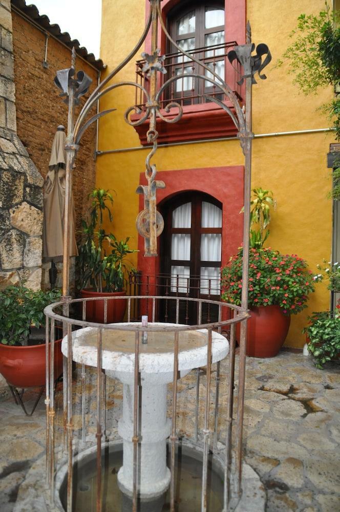 Hotel Casa Del S�tano