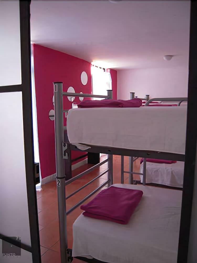 Hotel Hostal Punto 79