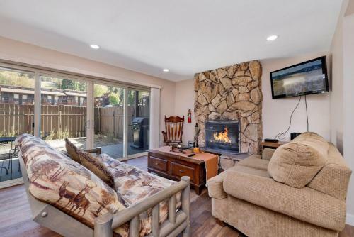 Summit Backyard B By Big Bear Vacations