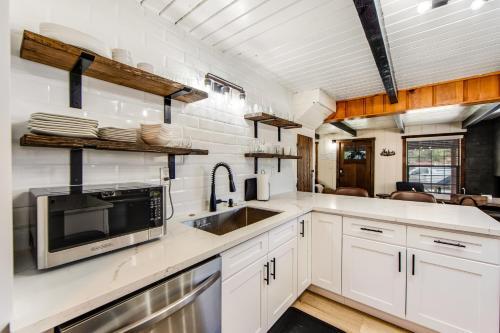 Gigi's Cozy Cabin
