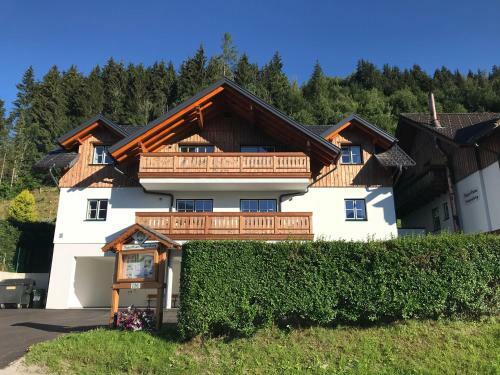 Apartamentos Platzhirsch